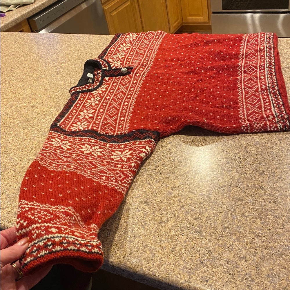 L.L. Bean Sweater With FLAWS Holes,Stains Red Black White/Off White XL - Picture 10 of 16